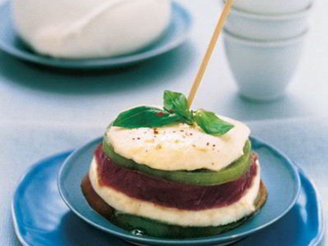 Рецепт сэндвичей с моцареллой, маринованным тунцом и зелеными помидорами