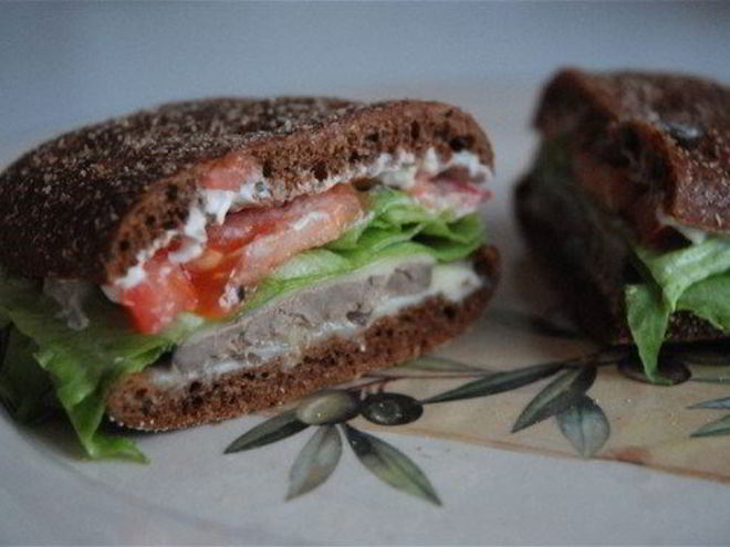 Рецепт теплого сырного сэндвича с печенью