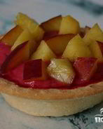 Холодные пирожные из вишни в тарталетках