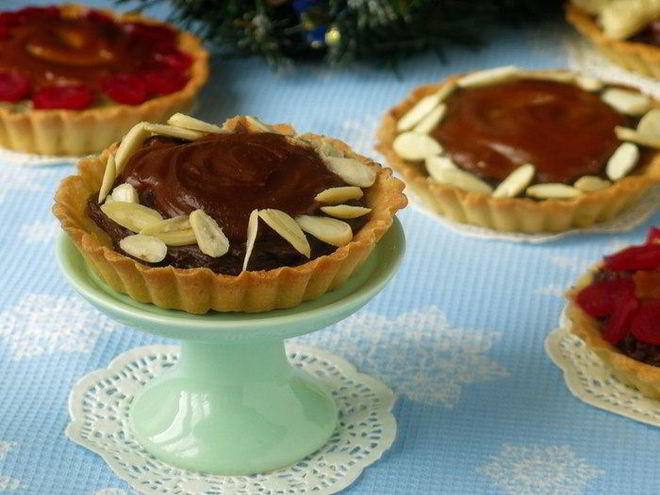 Рецепт миндальных тарталеток с кремом из авокадо