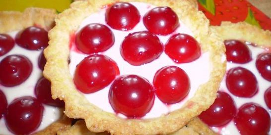 Песочные тарталетки с вишней