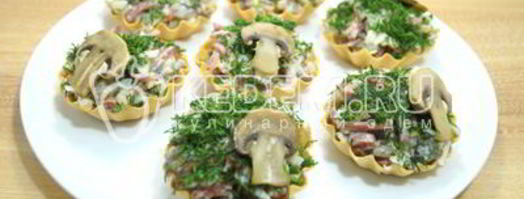 тарталетки с грибами праздничные. Шаг 11