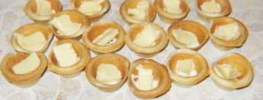 тарталетки с икрой и маслом. Шаг 3