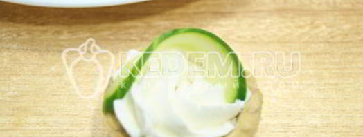 тарталетки с красной икрой праздничные. Шаг 4