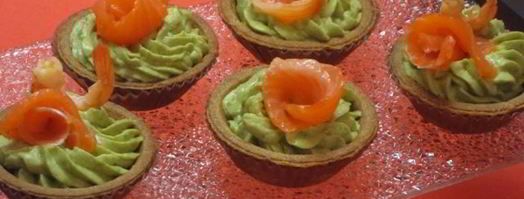 тарталетки с кремом из авокадо и семгой. Шаг 10