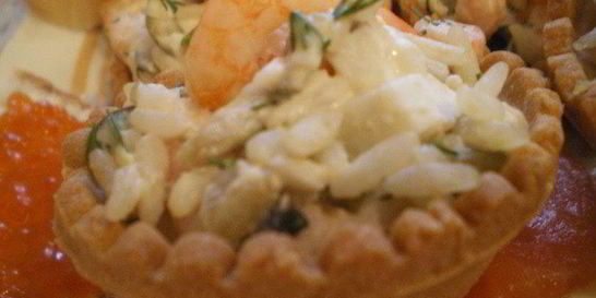 Тарталетки с креветочным салатом