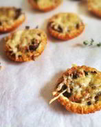 Тарталетки с маринованными грибами