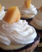 Тарталетки с нежнейшим манговым кремом и взбитыми сливками