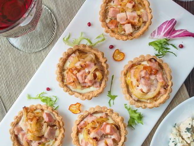 Рецепт тарталеток с ветчиной и луком
