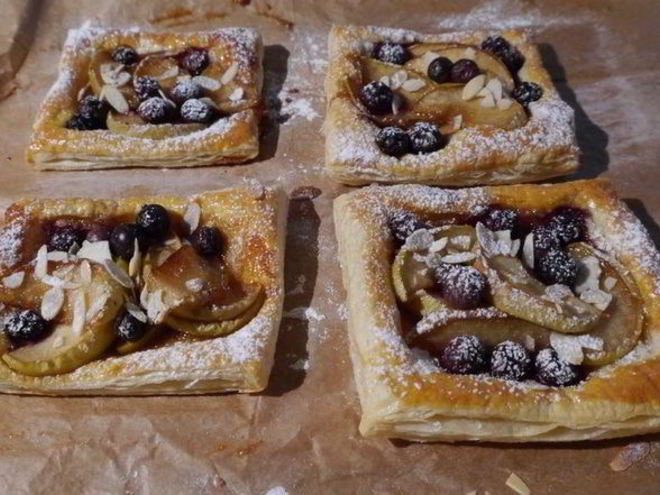 Рецепт тарталеток с яблоками и голубикой