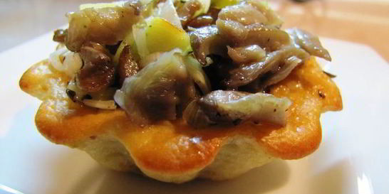 Тарталетки сырные с грибами