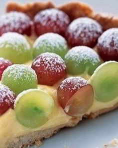 Нежный тарт со свежим виноградом