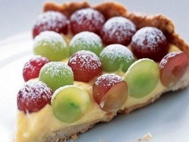 Рецепт нежного тарта со свежим виноградом