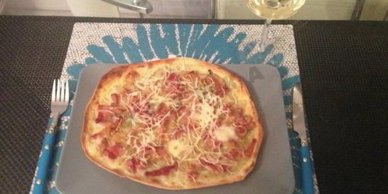 Тарт фламбе с беконом