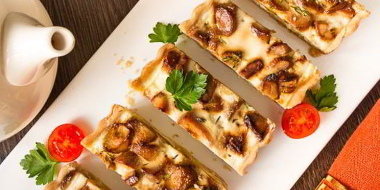 Тарт с белыми грибами и луком-пореем