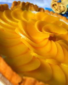 Тарт с маскарпоне и персиками