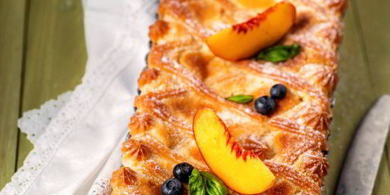 Тарт с персиками и заварным кремом