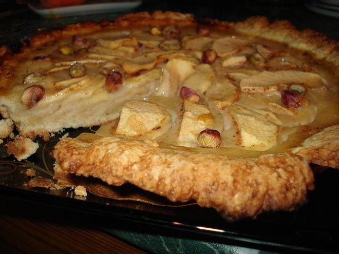 Рецепт тарта с яблоками и медовой заливкой