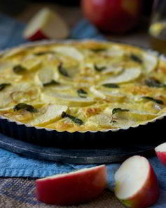 Тарт с яблоками и сыром