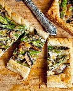 Тарт со спаржей, грибами и сыром