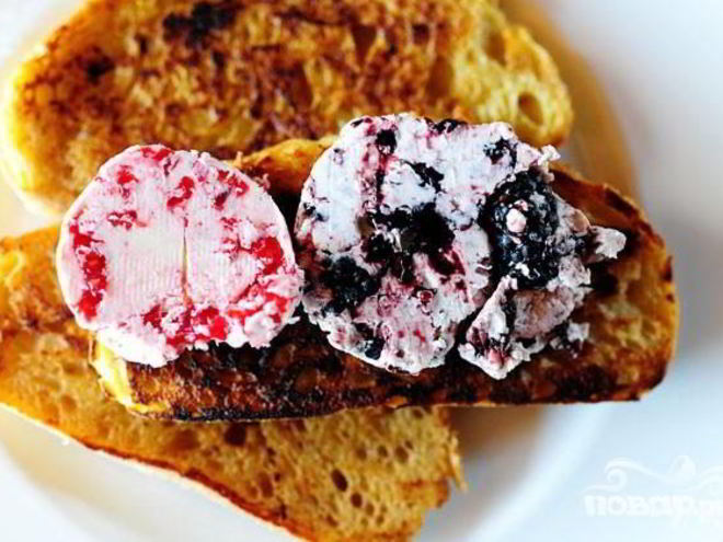 Рецепт французских тостов с ягодным маслом