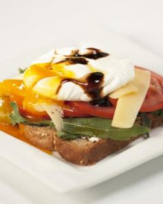 Тост с яйцом пашот