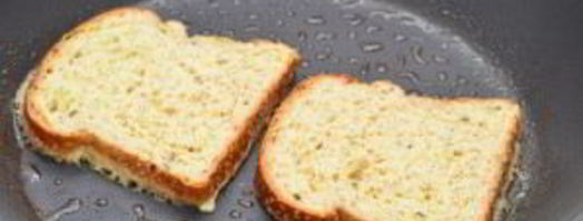 тосты на сковороде. Шаг 5