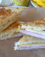 Тосты на завтрак с двумя начинками