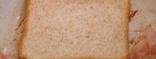 тосты с беконом, помидорами, цукини и сыром. Шаг 3