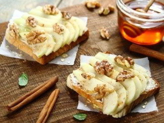 Рецепт тостов с грушей и медом