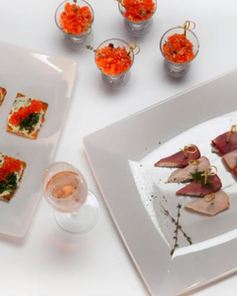 Тосты с икрой и сливочным сыром