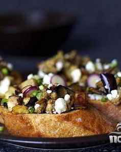 Тосты с салатом из баклажанов