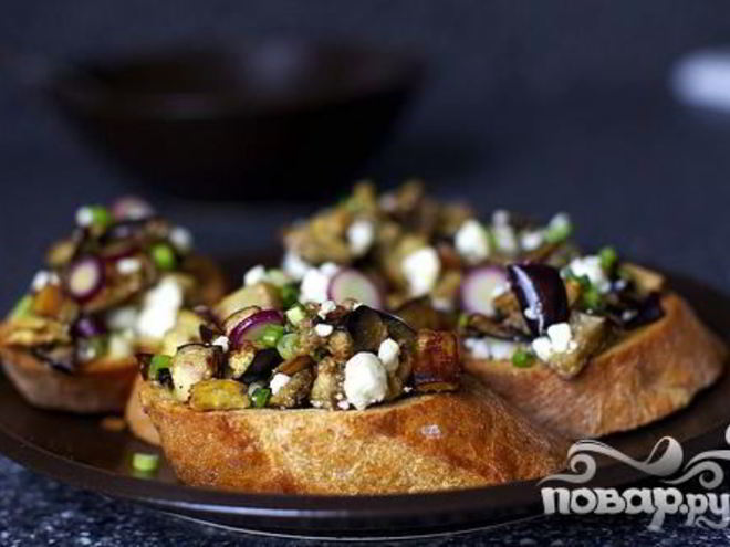 Рецепт тостов с салатом из баклажанов