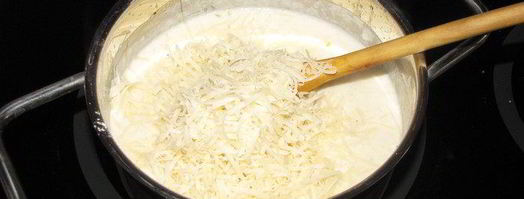 тосты с сырным соусом и помидорами черри. Шаг 4