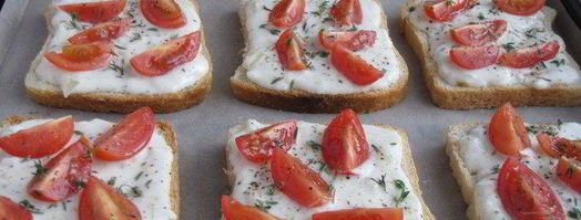 тосты с сырным соусом и помидорами черри. Шаг 9