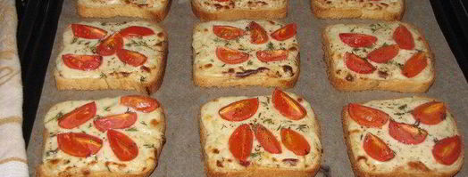 тосты с сырным соусом и помидорами черри. Шаг 10