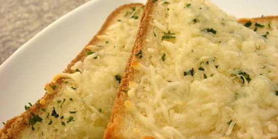 Тосты с сыром и чесноком