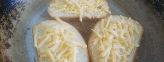 тосты с сыром на сковороде. Шаг 5