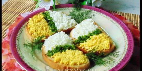 Тосты с яйцом к празднику