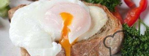 тосты с яйцом-пашот и моцареллой. Шаг 7