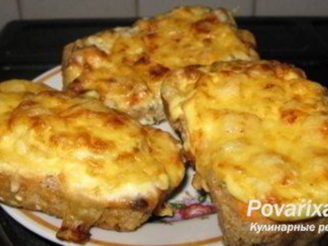 Рецепт запеченного тоста с фаршем, помидорами, сыром