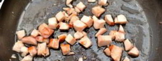 яичница-болтунья с копченостями. Шаг 6