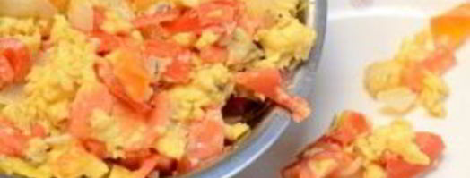 яичница-болтунья с помидорами. Шаг 10