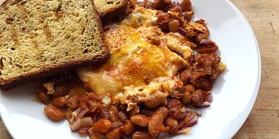 Яичница с фасолью