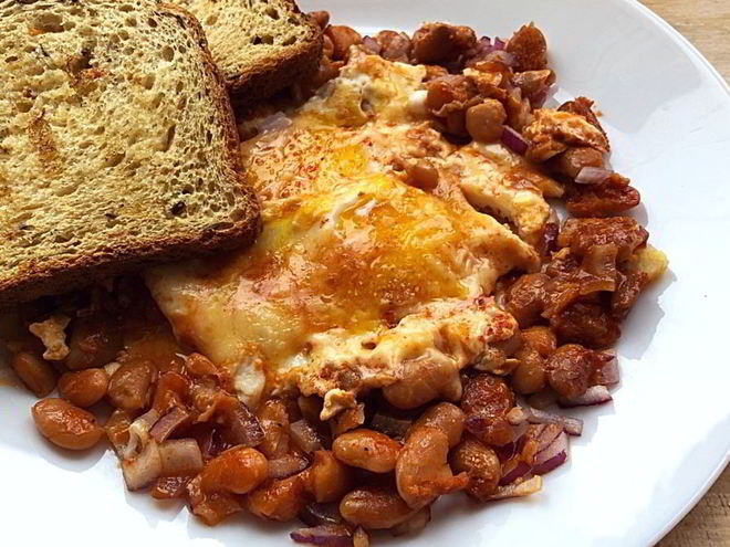 Рецепт яичницы с фасолью