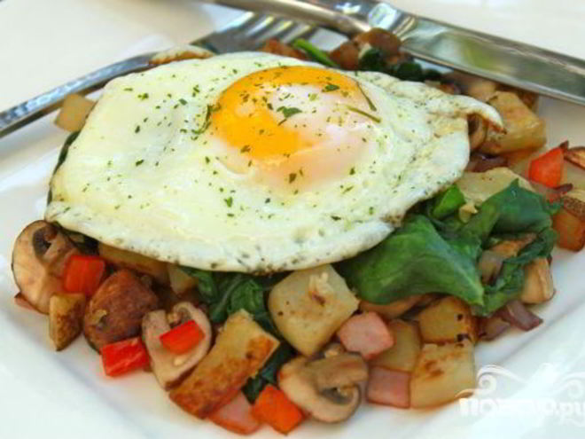 Рецепт яичницы с грибами на завтрак