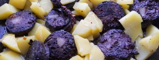 яичница с картофелем и кровяной колбасой. Шаг 3