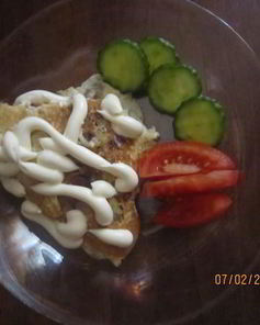 Яичница с хлебом и луком