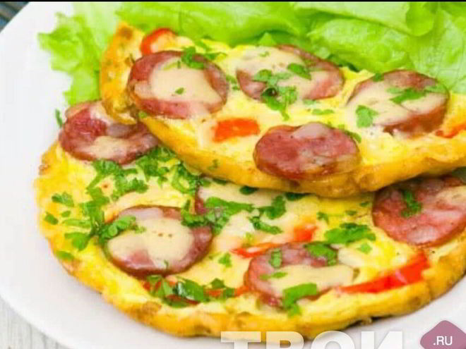 Рецепт яичницы с колбасой и сладким перцем