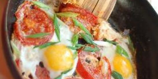 Яичница с помидорами